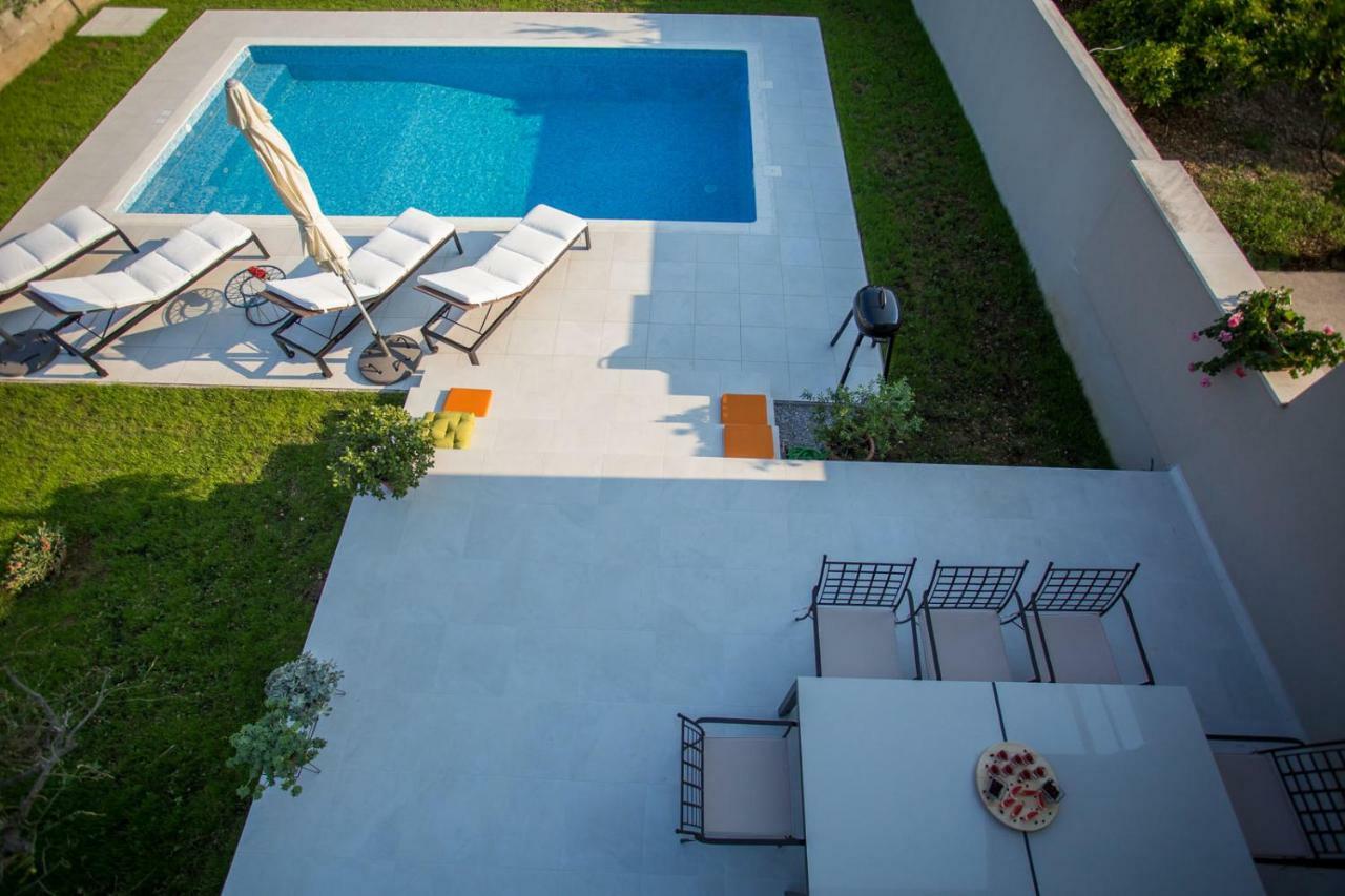 Villa Elysium - Beautiful Family House With Heated Pool Kastela Dış mekan fotoğraf
