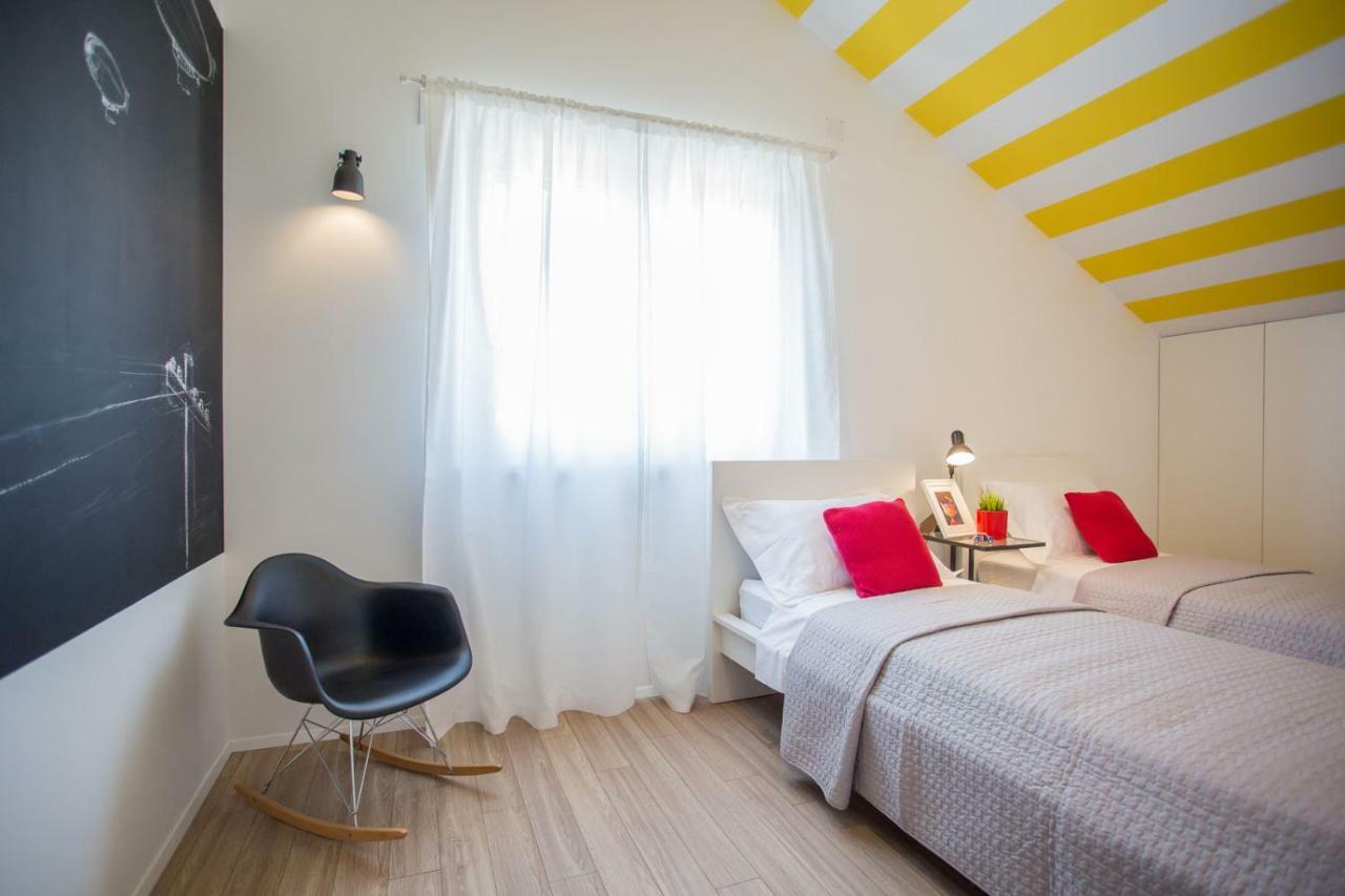 Villa Elysium - Beautiful Family House With Heated Pool Kastela Dış mekan fotoğraf