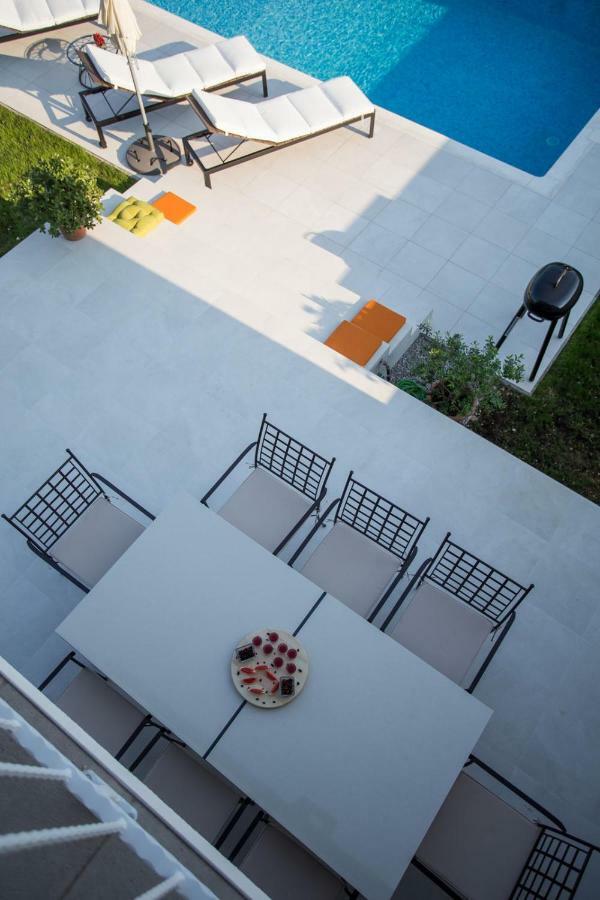Villa Elysium - Beautiful Family House With Heated Pool Kastela Dış mekan fotoğraf