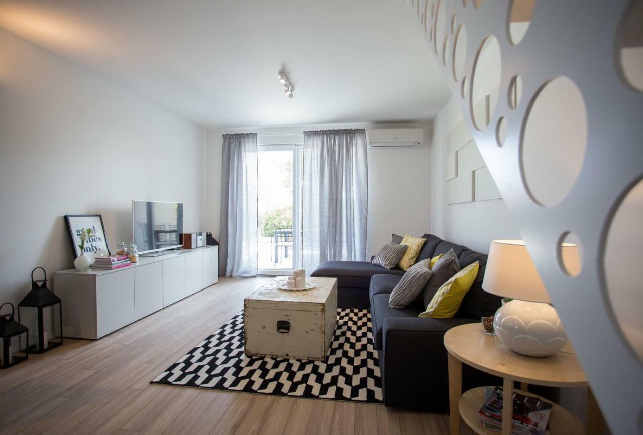 Villa Elysium - Beautiful Family House With Heated Pool Kastela Dış mekan fotoğraf